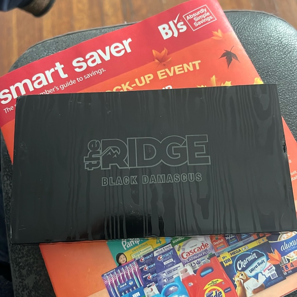 Brand new in the box ridge wallet black Damascus